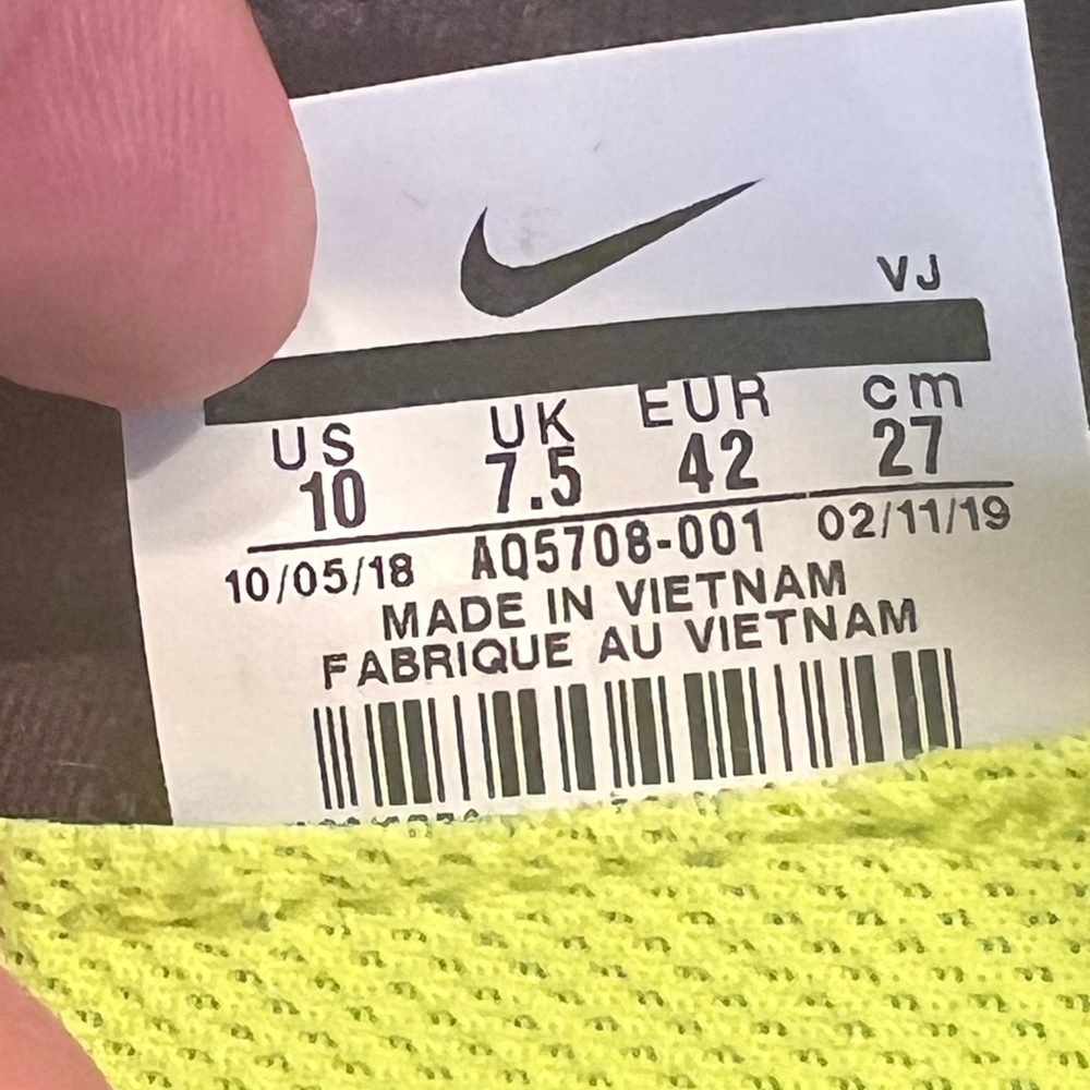 Nike Black Slip-On Athletic Shoes with White Sole and Neon Yellow Swoosh - Picture 8 of 8